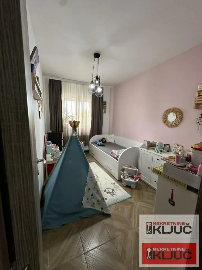 Prodaja, trosoban stan, 75m², Veternik, Novi Sad Sve Podlokacije