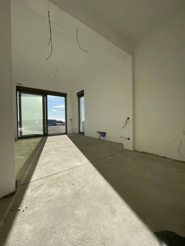 Sale, two bedroom apartment, 75m², Bečići, Budva