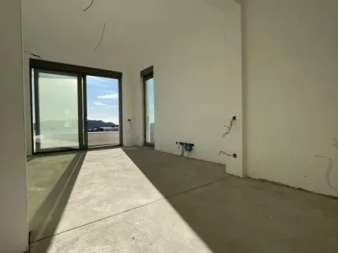 Sale, two bedroom apartment, 75m², Bečići, Budva - image 6