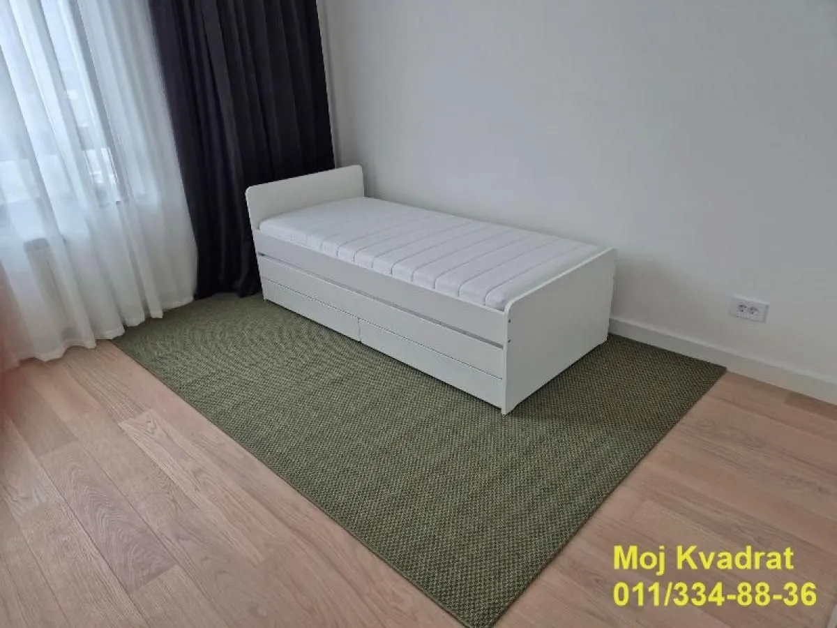 Izdavanje, četvorosoban stan, 120m², Savski Venac, Beograd