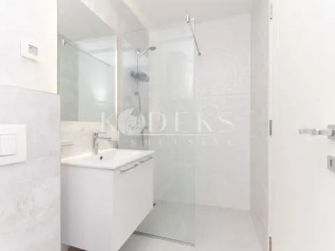 Izdavanje, dvosoban stan, 65m², Stari Aerodrom, Podgorica - image 9