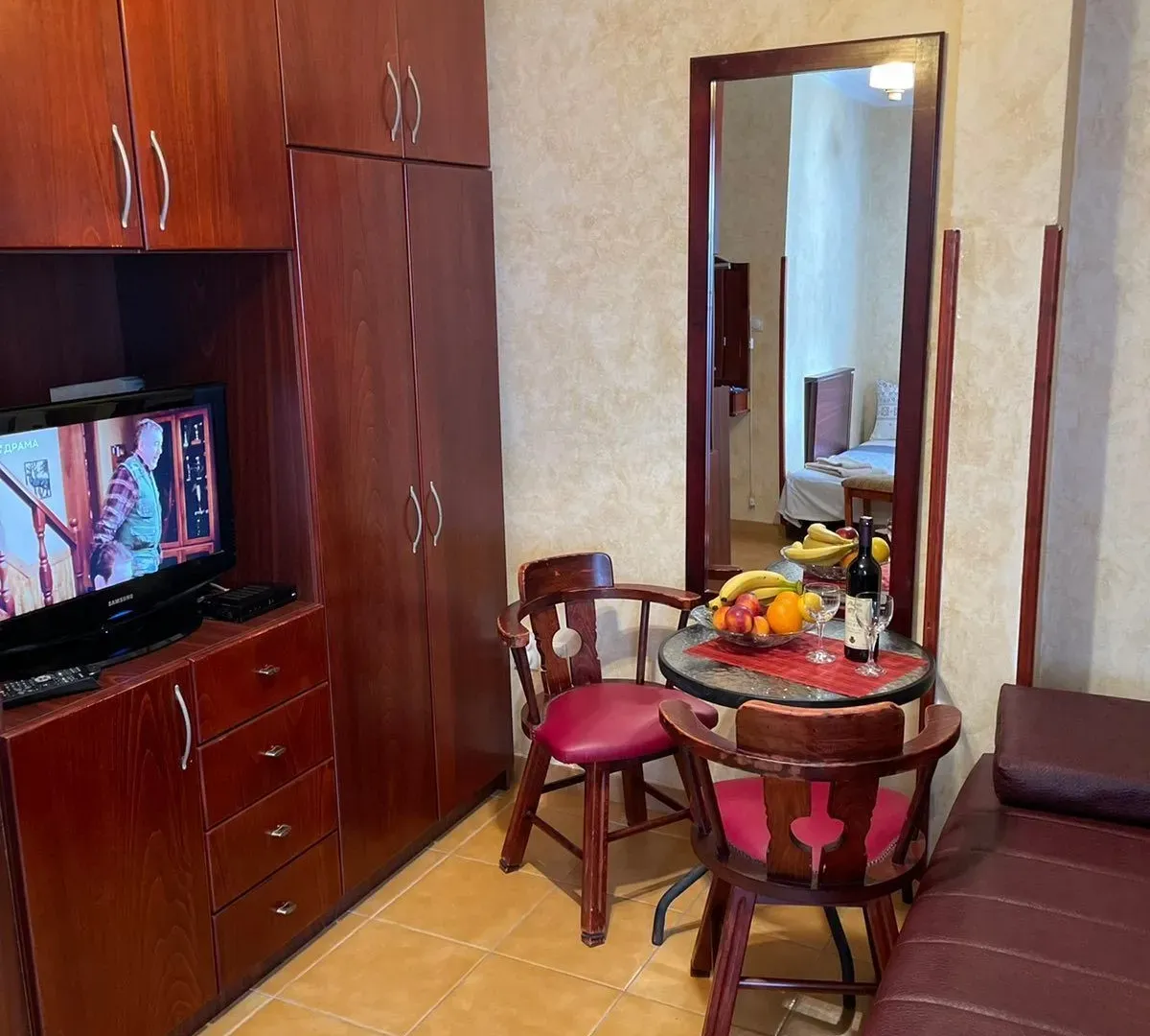 Izdavanje, garsonjera, 28m², Budva, Crna Gora