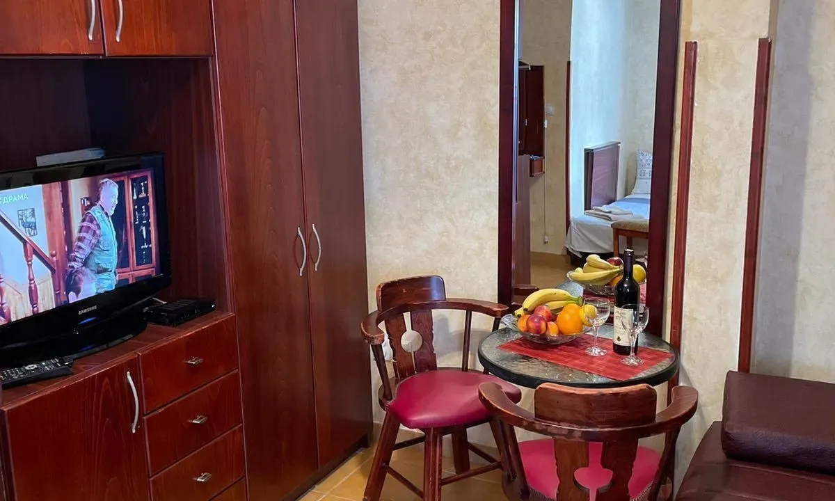 Izdavanje, garsonjera, 28m², Budva, Crna Gora