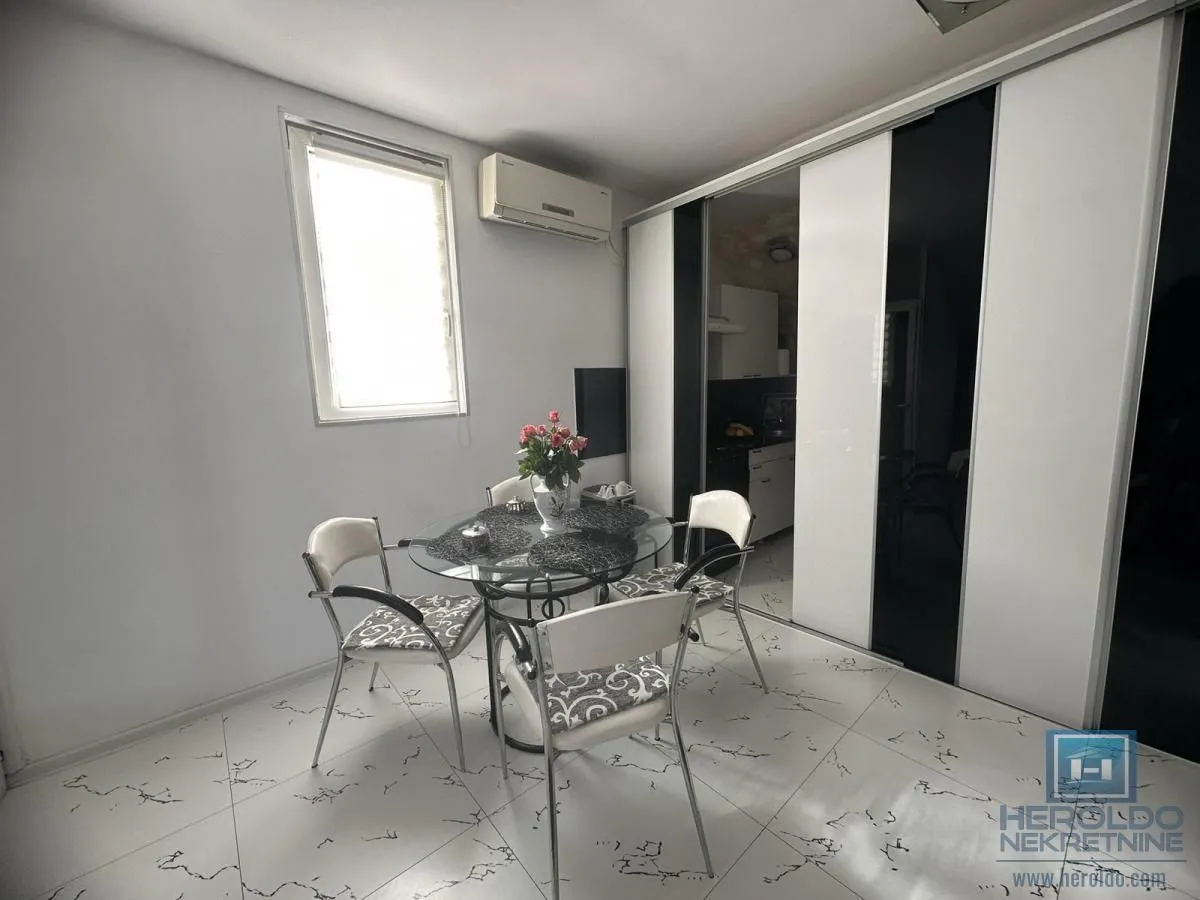 Sale, house, 215m², Ćuprija, Srbija