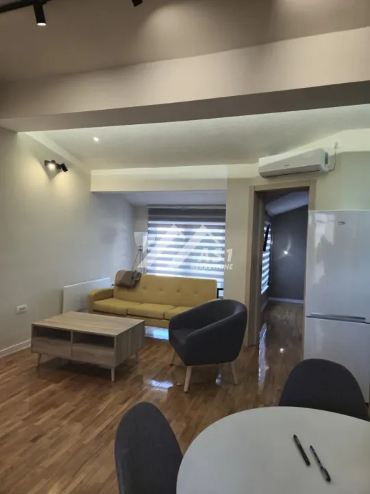 Izdavanje, dvosoban stan, 52m², Podbara, Novi Sad Sve Podlokacije