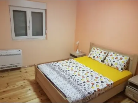 Izdavanje, kuća, 200m², Kuče, Podgorica - image 6