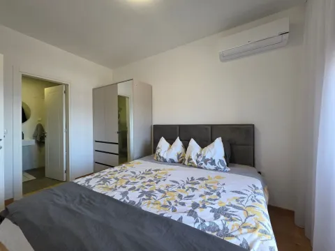 Sale, two bedroom apartment, 71m², Bečići, Budva - image 8
