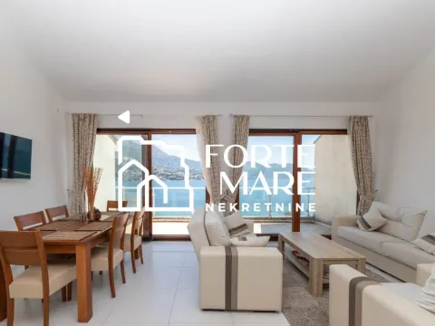 Prodaja, trosoban stan, 118m², Njivice, Herceg Novi - image 1