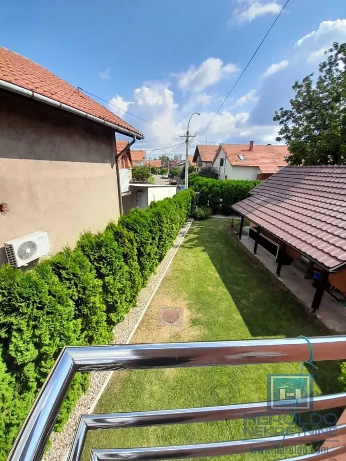 Sale, house, 180m², Centar, Ćuprija