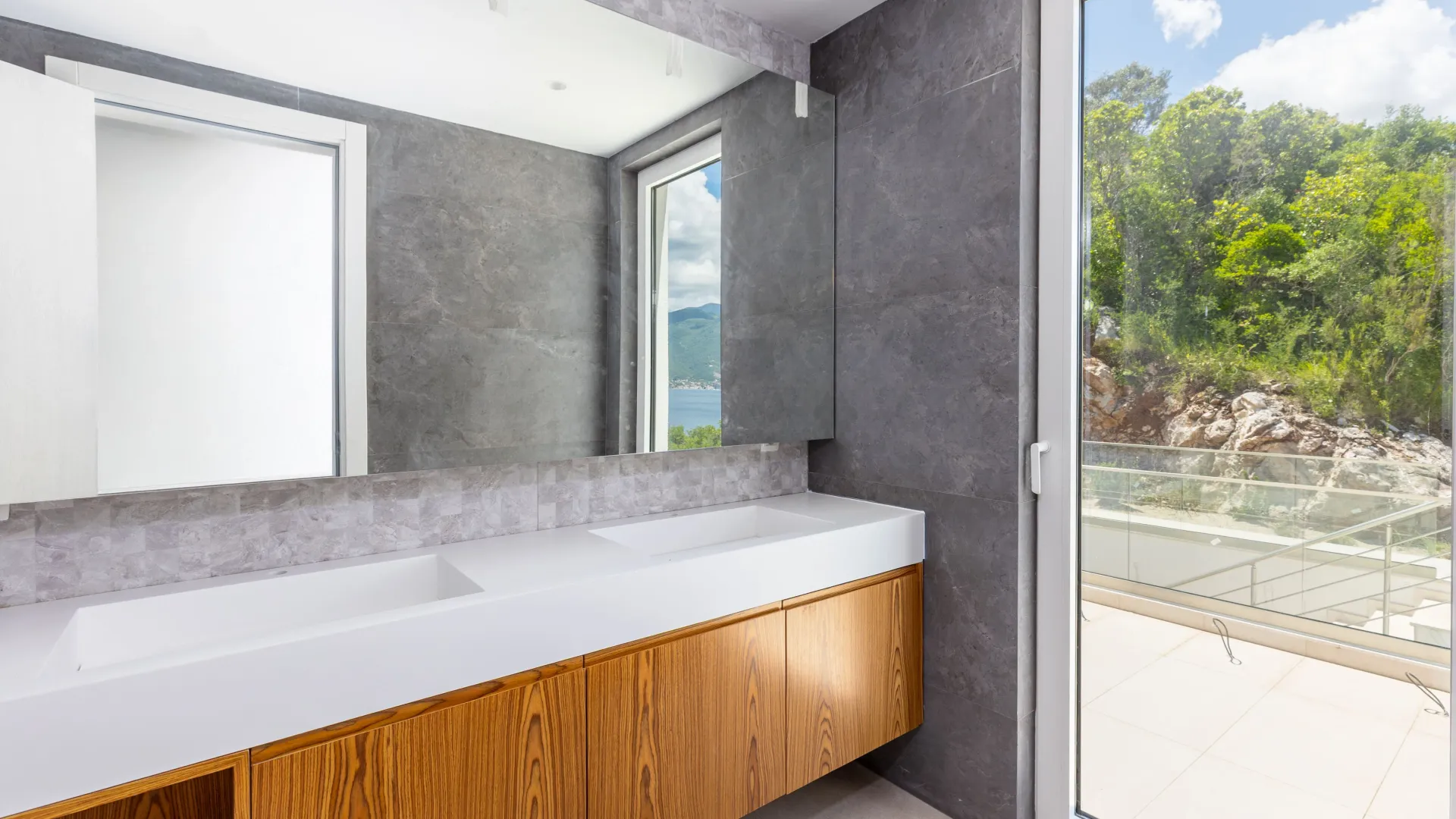 Sale, house, 328m², Krašići, Tivat
