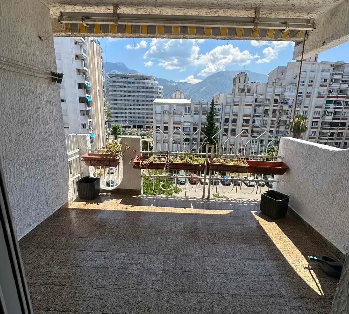 Rent, three bedroom apartment, 105m², Centar, Bar
