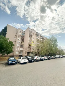 Prodaja, trosoban stan, 96m², Blok 6, Podgorica - image 12