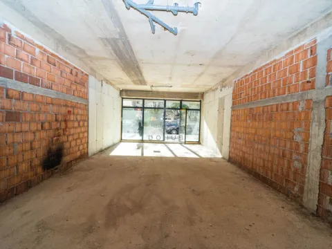 Izdavanje, poslovni prostor, 100m², Stari Aerodrom, Podgorica - image 2