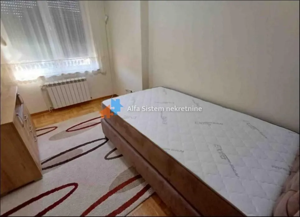 Izdavanje, trosoban stan, 80m², Južni Bulevar, Vračar Sve Podlokacije