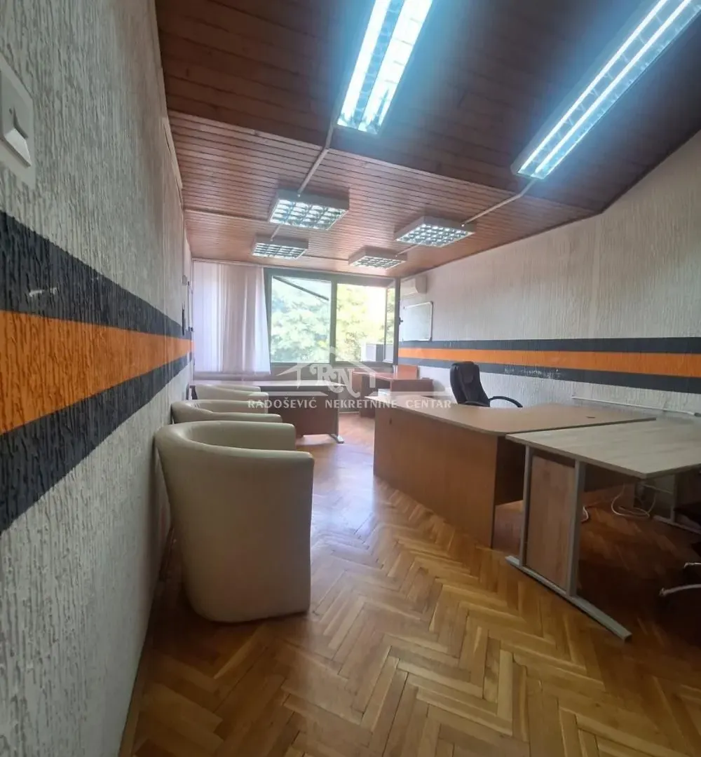 Izdavanje, poslovni prostor, 34m², Banovo Brdo, Beograd