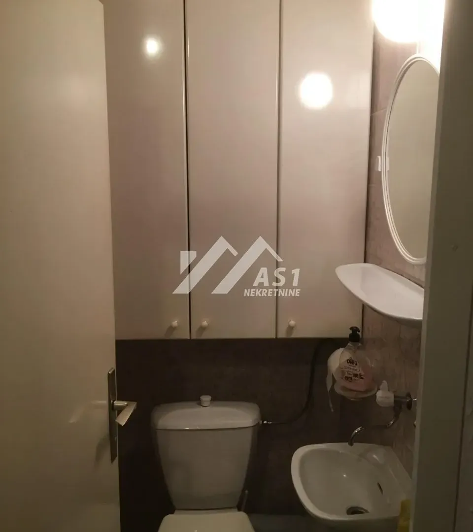 Izdavanje, trosoban stan, 83m², Liman 2, Novi Sad Sve Podlokacije