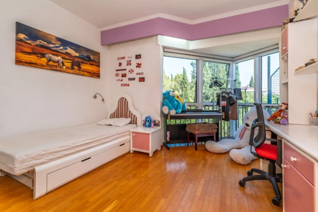 Prodaja, trosoban stan, 136m², Centar, Podgorica