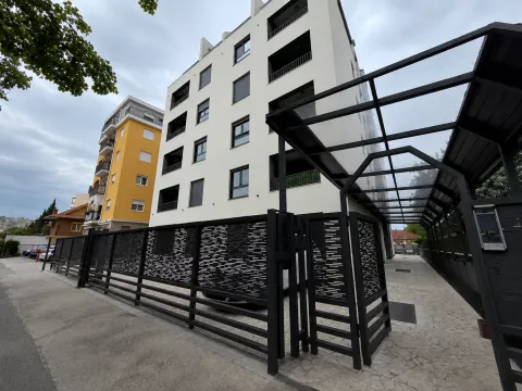 Prodaja, jednosoban stan, 49m², Zagorič, Podgorica - image 1