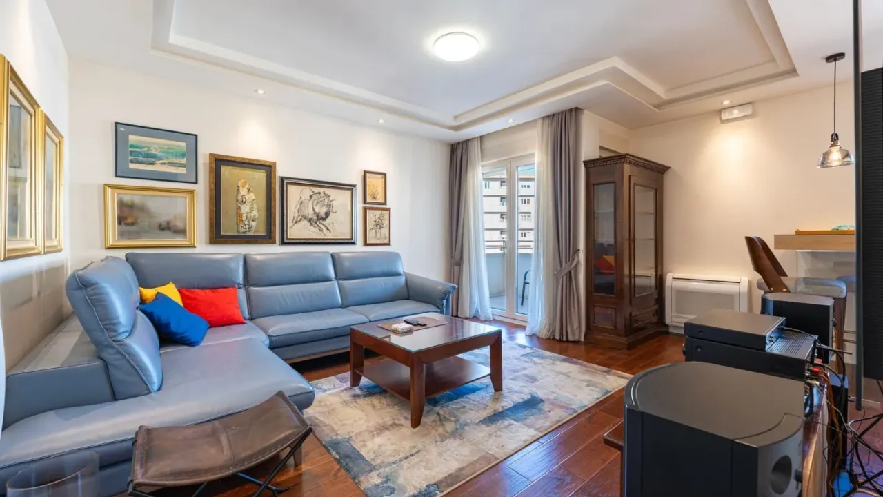 Prodaja, dvosoban stan, 68m², Central Point, Podgorica