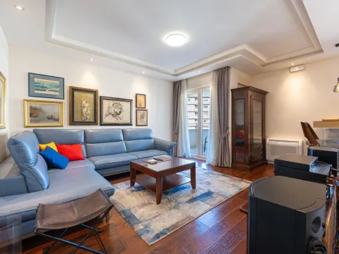 Prodaja, dvosoban stan, 68m², Central Point, Podgorica - image 1