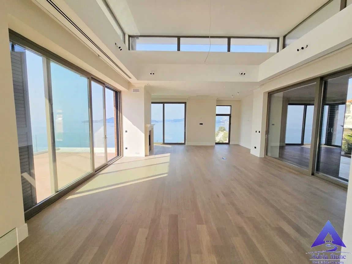 Sale, house, 473m², Kamenovo, Budva