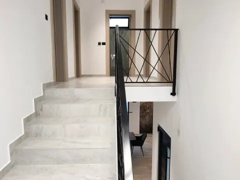 Sale, house, 154m², Dahna, Podgorica - image 7