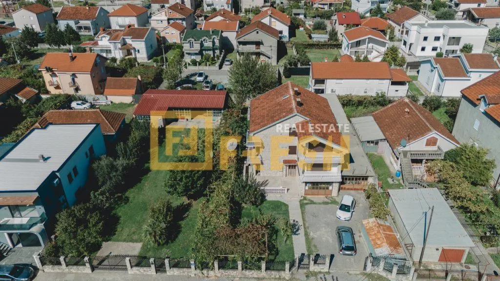 Prodaja, kuća, 400m², Murtovina, Podgorica