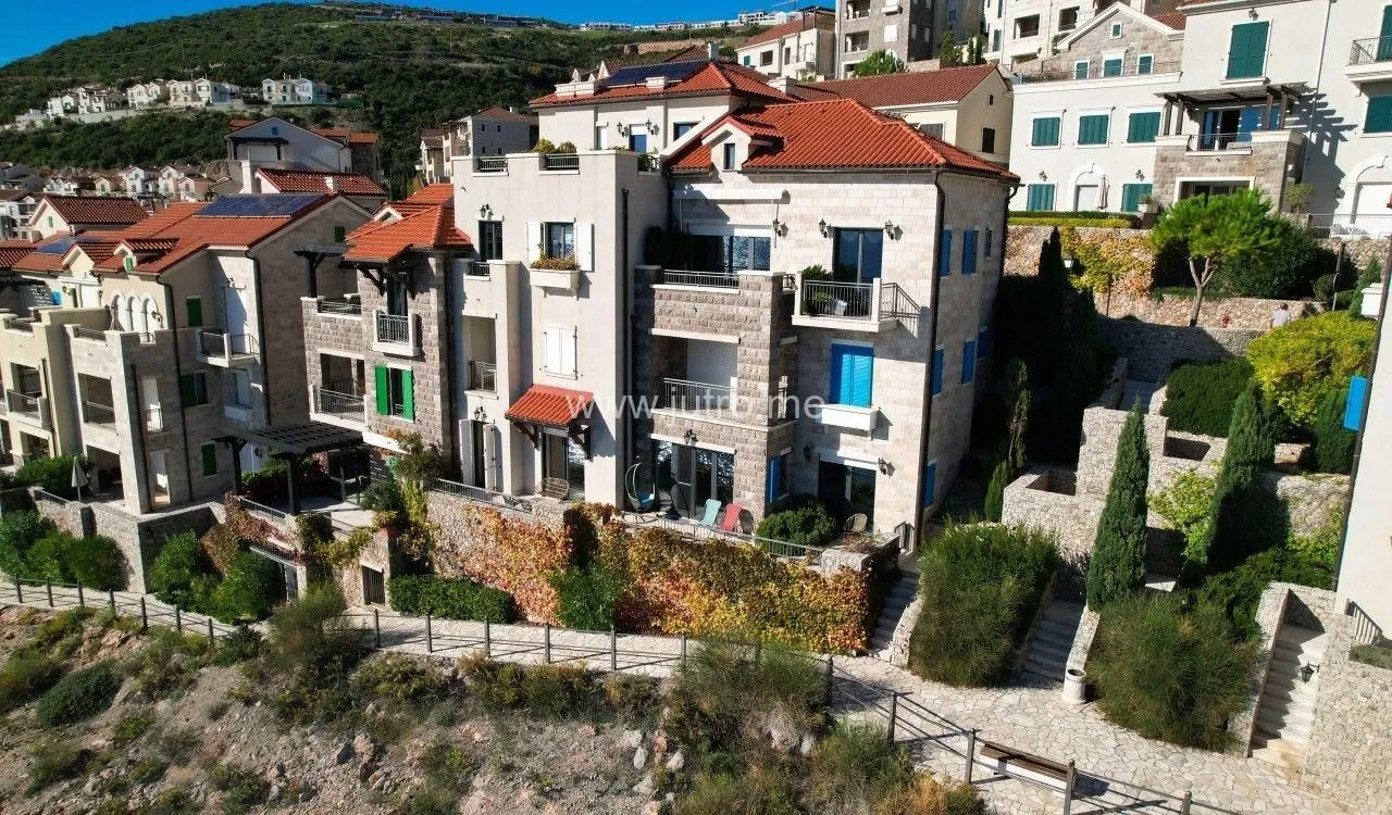 Prodaja, trosoban stan, 108m², Luštica Bay, Tivat