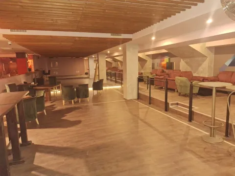 Prodaja, poslovni prostor, 1343m², Centar, Podgorica - image 4