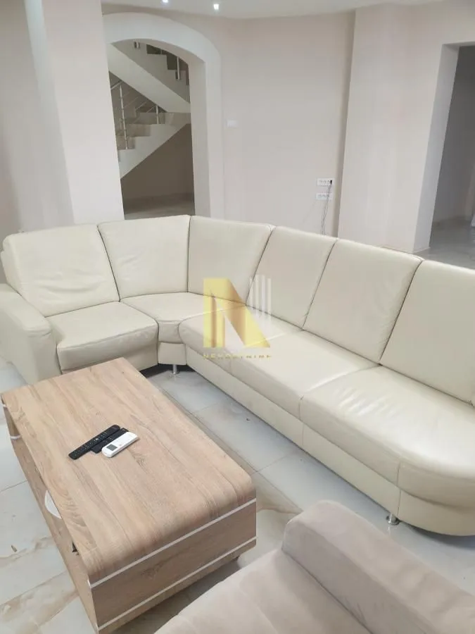 Rent, office space, 550m², Petrovaradin, Novi Sad