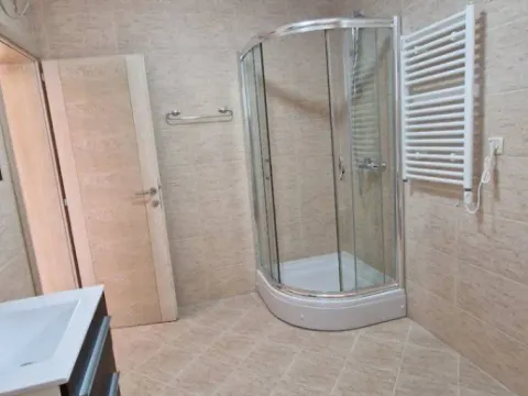 Sale, one bedroom apartment, 45m², Bečići, Budva - image 4