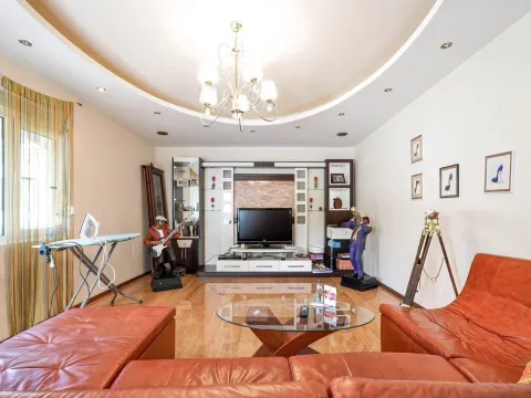 Prodaja, kuća, 220m², Donja Lastva, Tivat - image 16