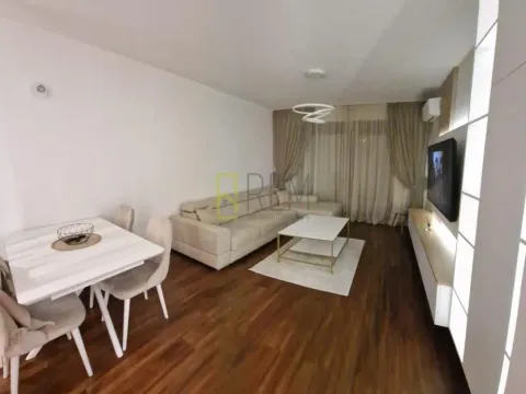 Izdavanje, jednosoban stan, 50m², City Kvart, Podgorica - image 5