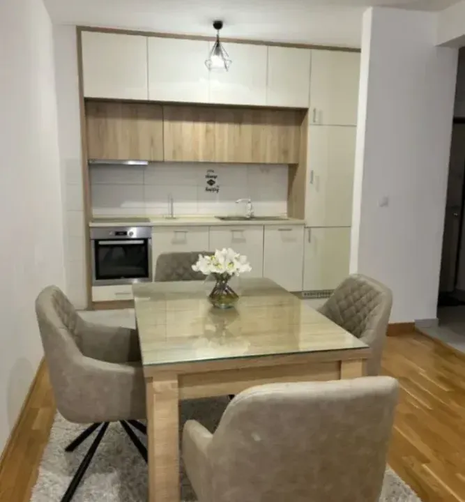 Izdavanje, dvosoban stan, 70m², Tuški Put, Podgorica