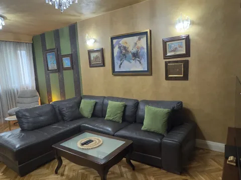 Rent, three bedroom apartment, 85m², Pejton, Podgorica - image 1