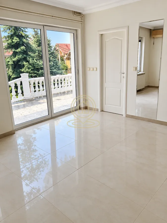 Rent, house, 360m², Zvezdara Sve Podlokacije, Beograd