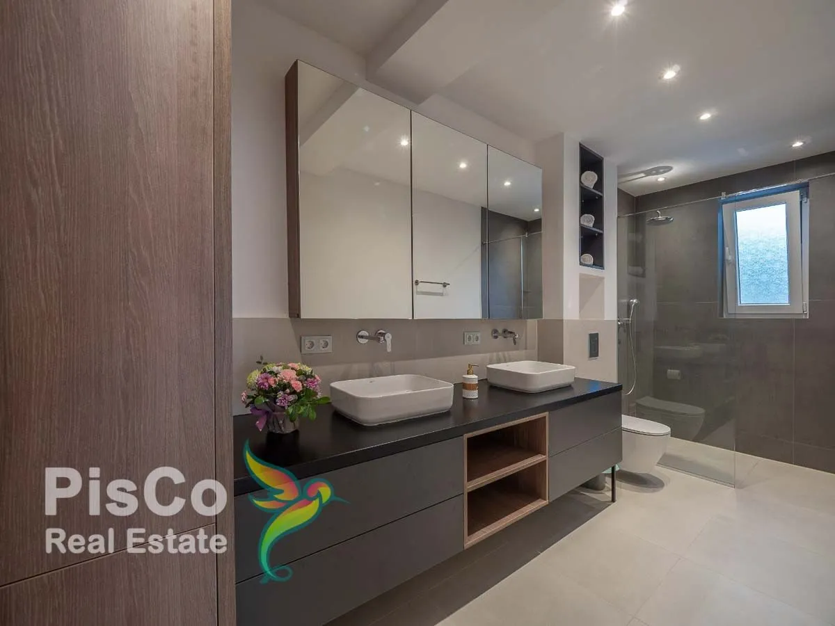 Sale, two bedroom apartment, 140m², Bečići, Budva