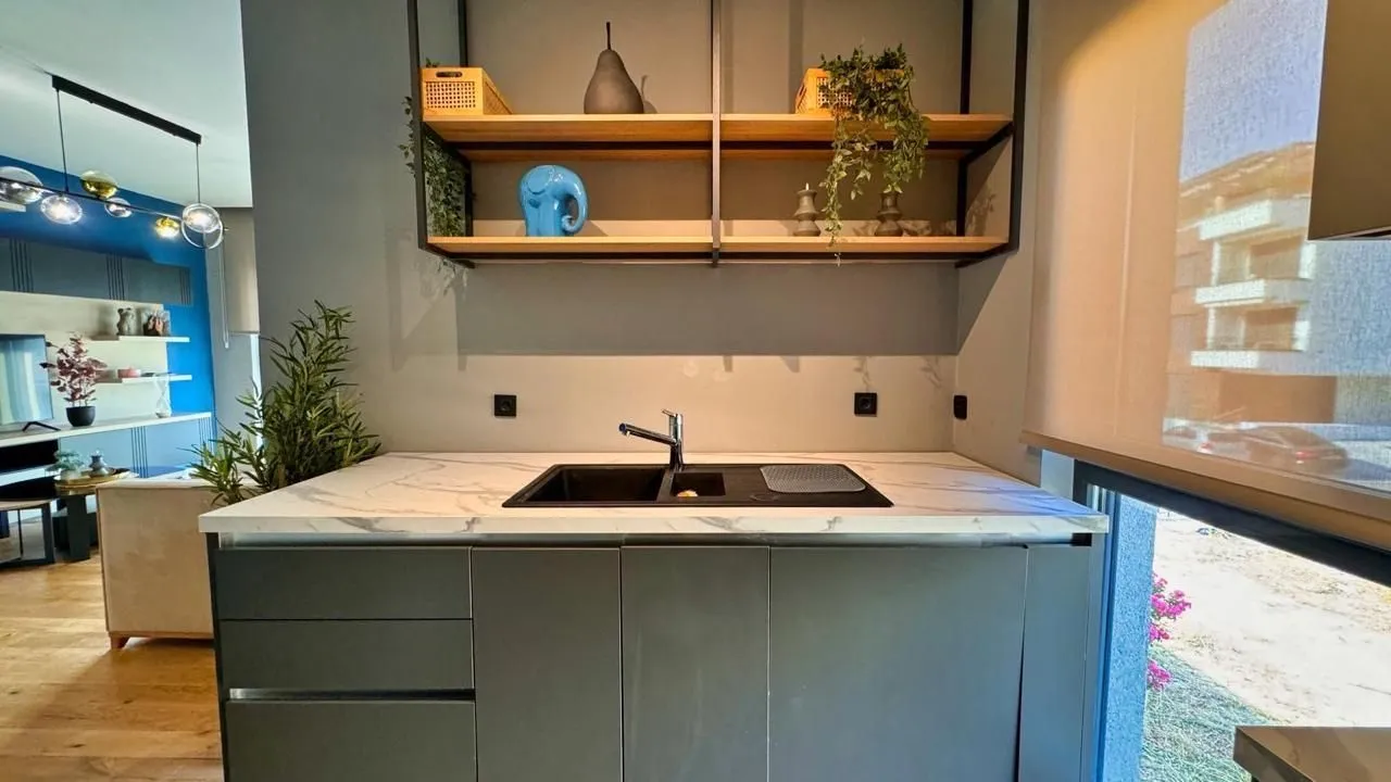 Prodaja, dvosoban stan, 65m², Tivat, Crna Gora