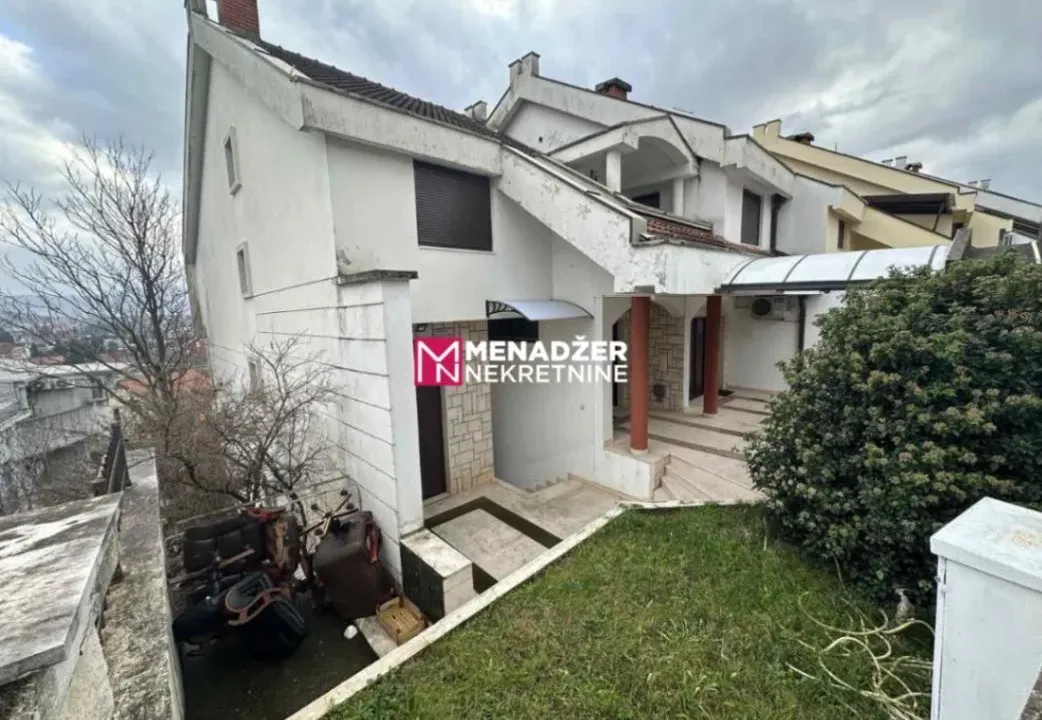 Rent, house, 380m², Gorica C, Podgorica