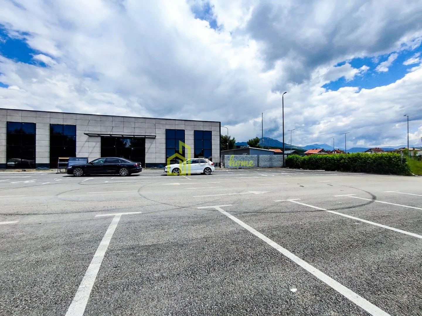 Rent, office space, 740m², Stari Aerodrom, Podgorica