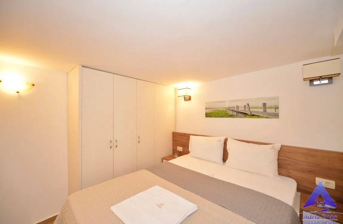 Prodaja, jednosoban stan, 52m², Grad, Kotor