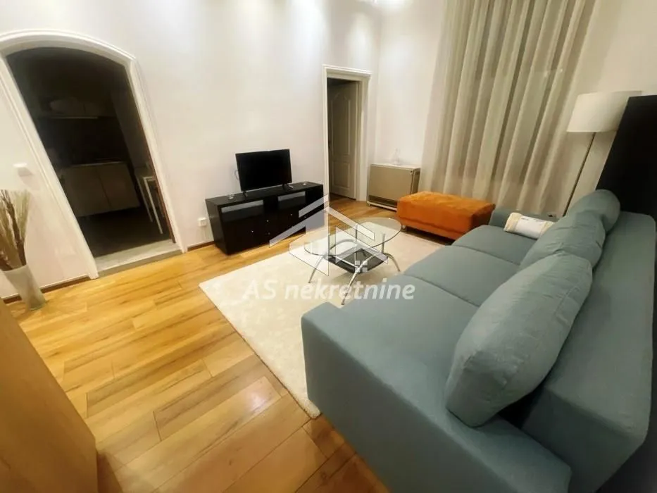 Izdavanje, stan, 42m², Stari Grad, Beograd