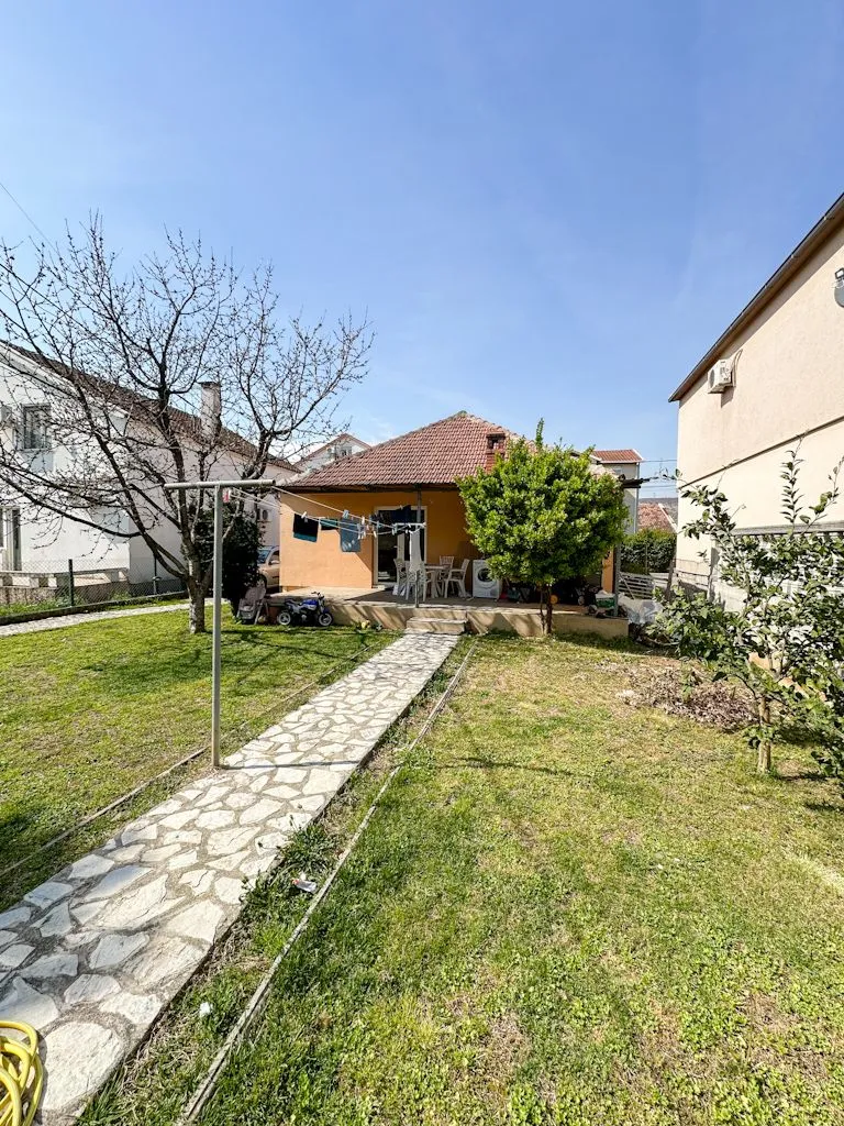 Prodaja, kuća, 100m², Dalmatinska ulica, Podgorica