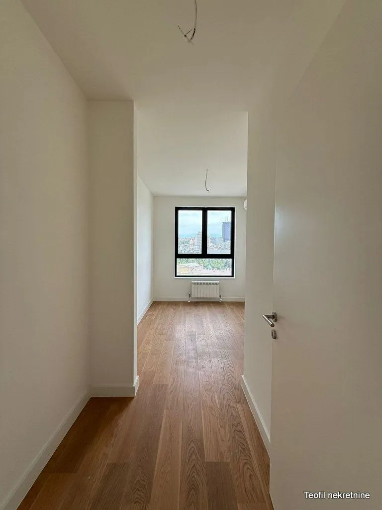 Izdavanje, trosoban stan, 77m², Savski Venac, Beograd