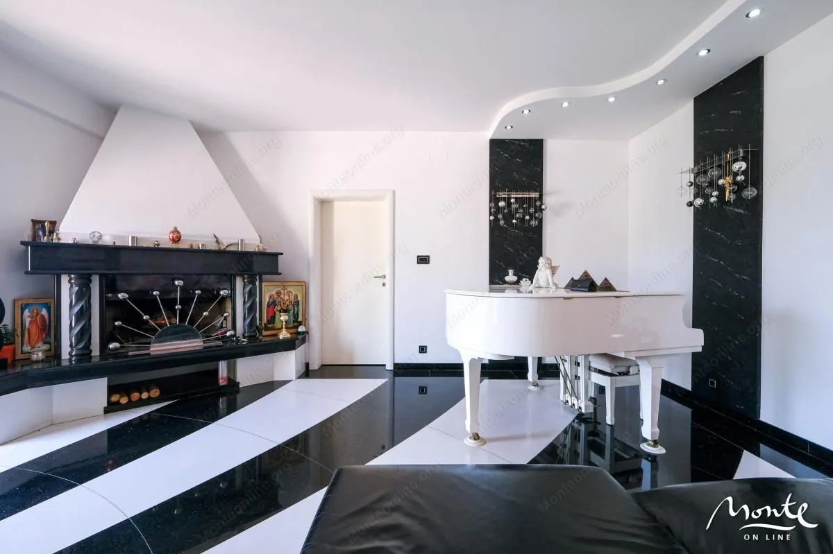 Sale, house, 430m², Bečići, Budva