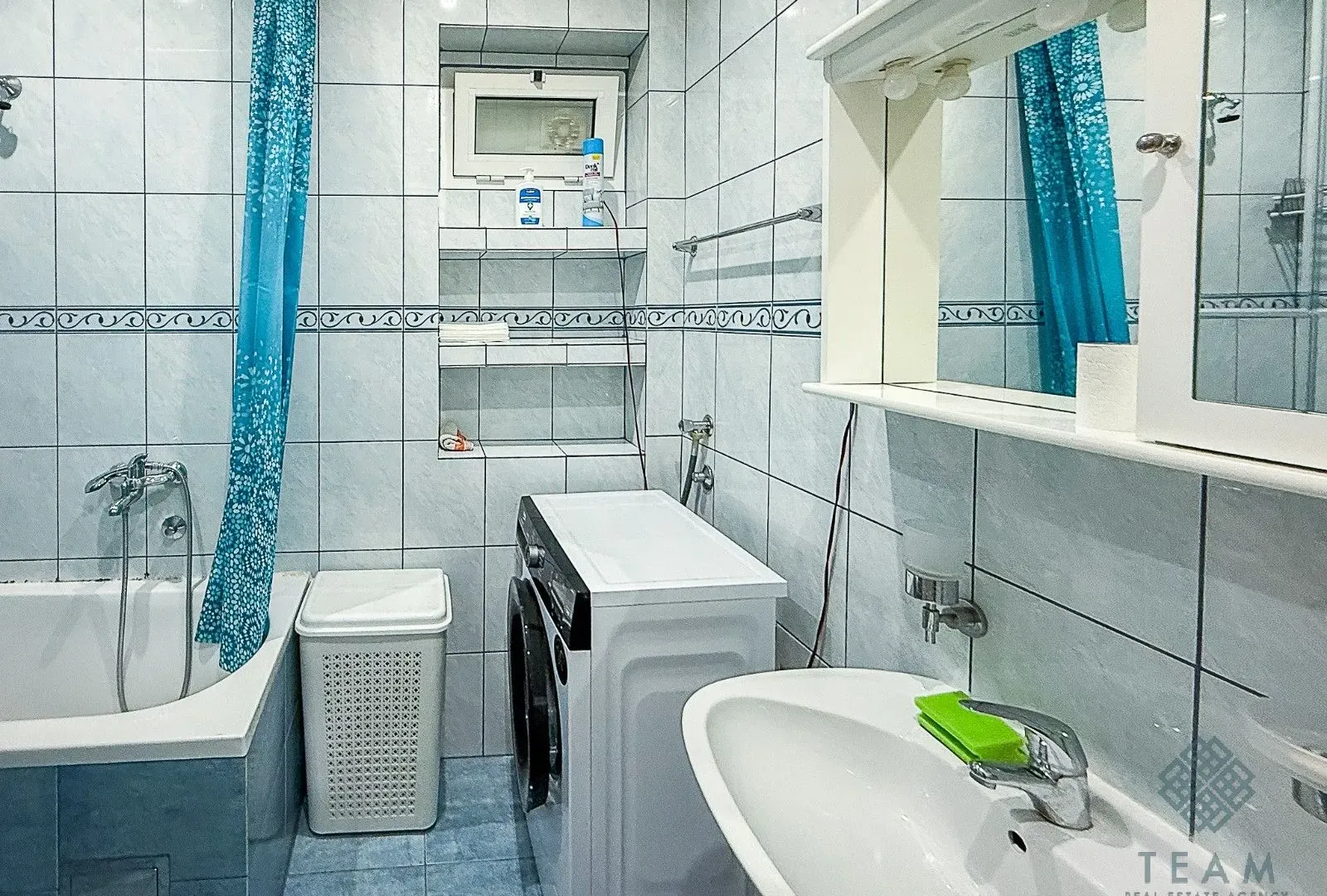 Izdavanje, kuća, 52m², Centar, Podgorica