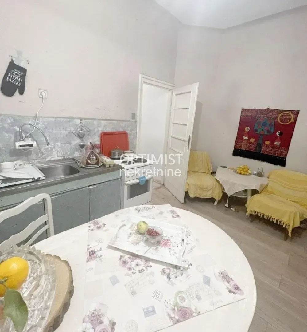 Sale, four bedroom apartment, 97m², Stari Grad, Beograd
