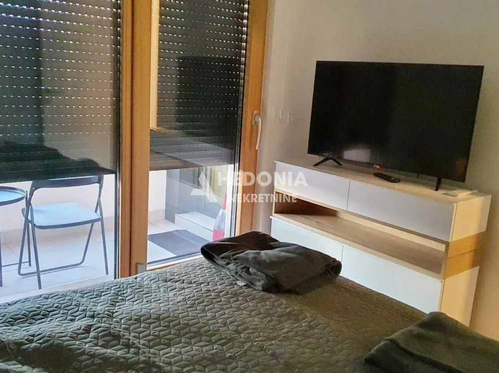 Rent, two bedroom apartment, 42m², Novi Beograd Blok 65, Novi Beograd Sve Podlokacije