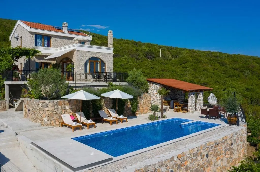 Prodaja, kuća, 300m², Zagora, Kotor