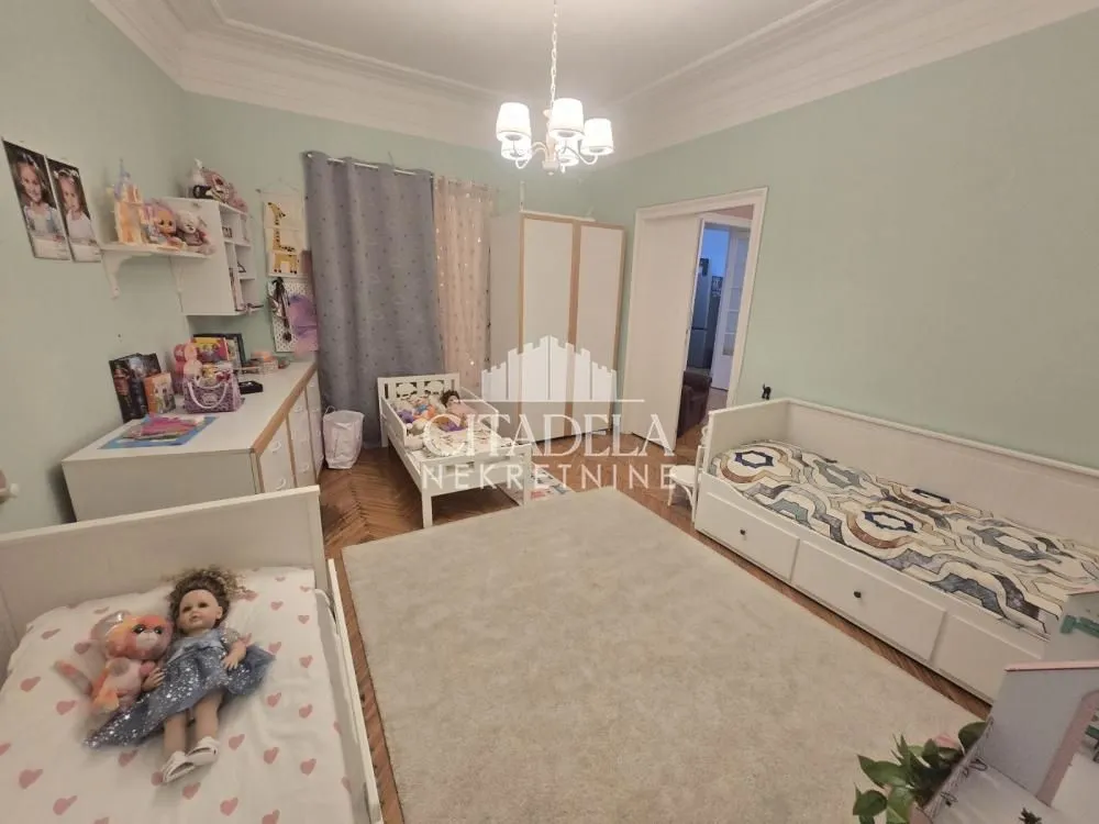Rent, four bedroom apartment, 131m², Stari Grad, Beograd